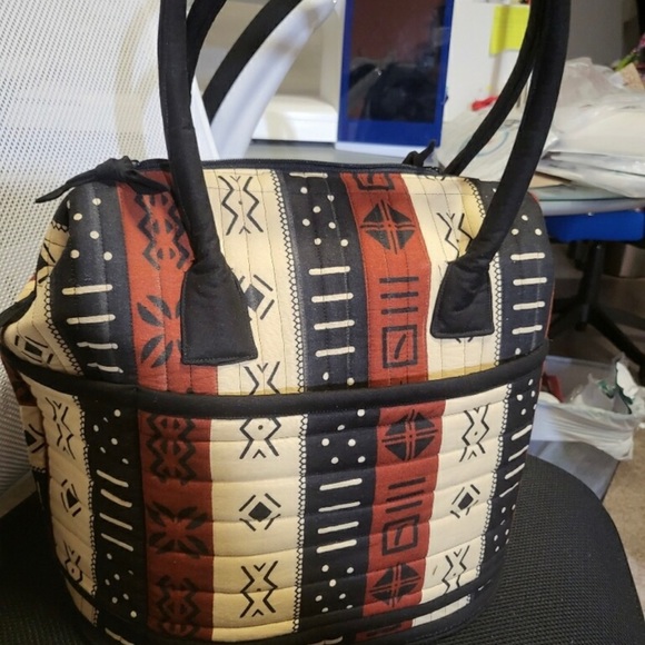 The traveling bag for that man in your life Carry & Go